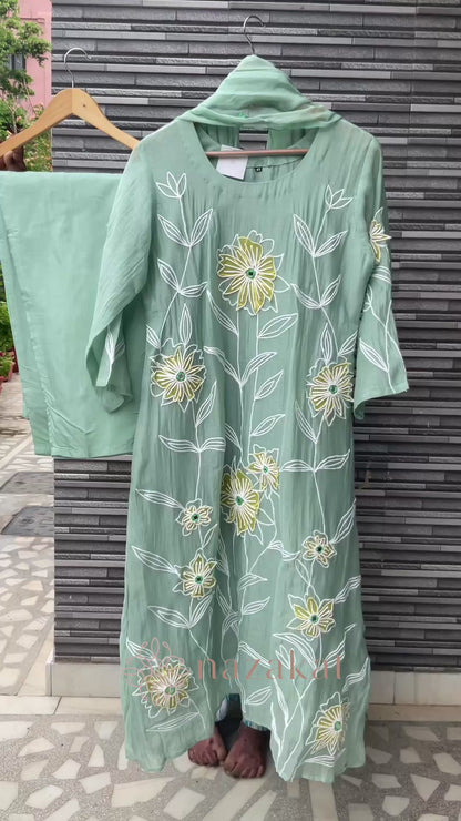 Mul Chanderi Suit Set - Applique floral Suit Set
