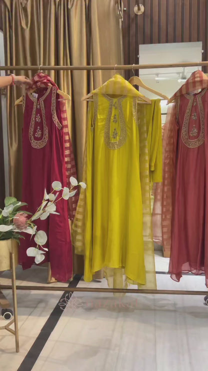 Mul Chanderi Suit - Halter neck Suit